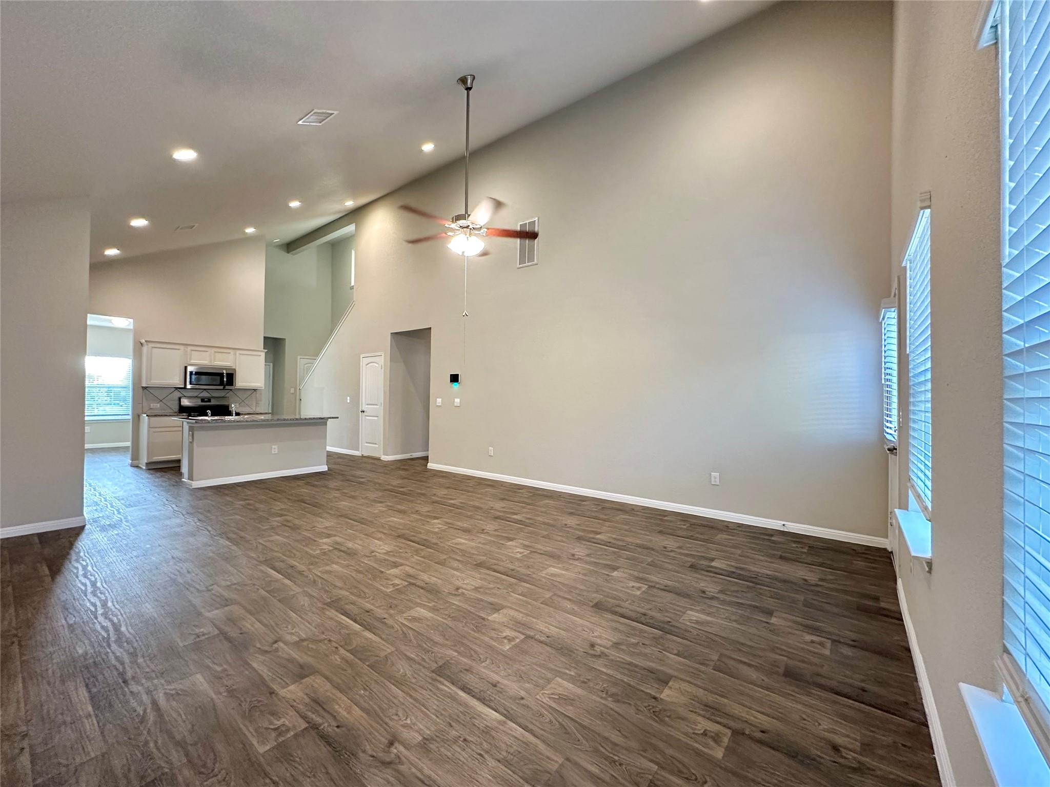 10701 Seguin RD