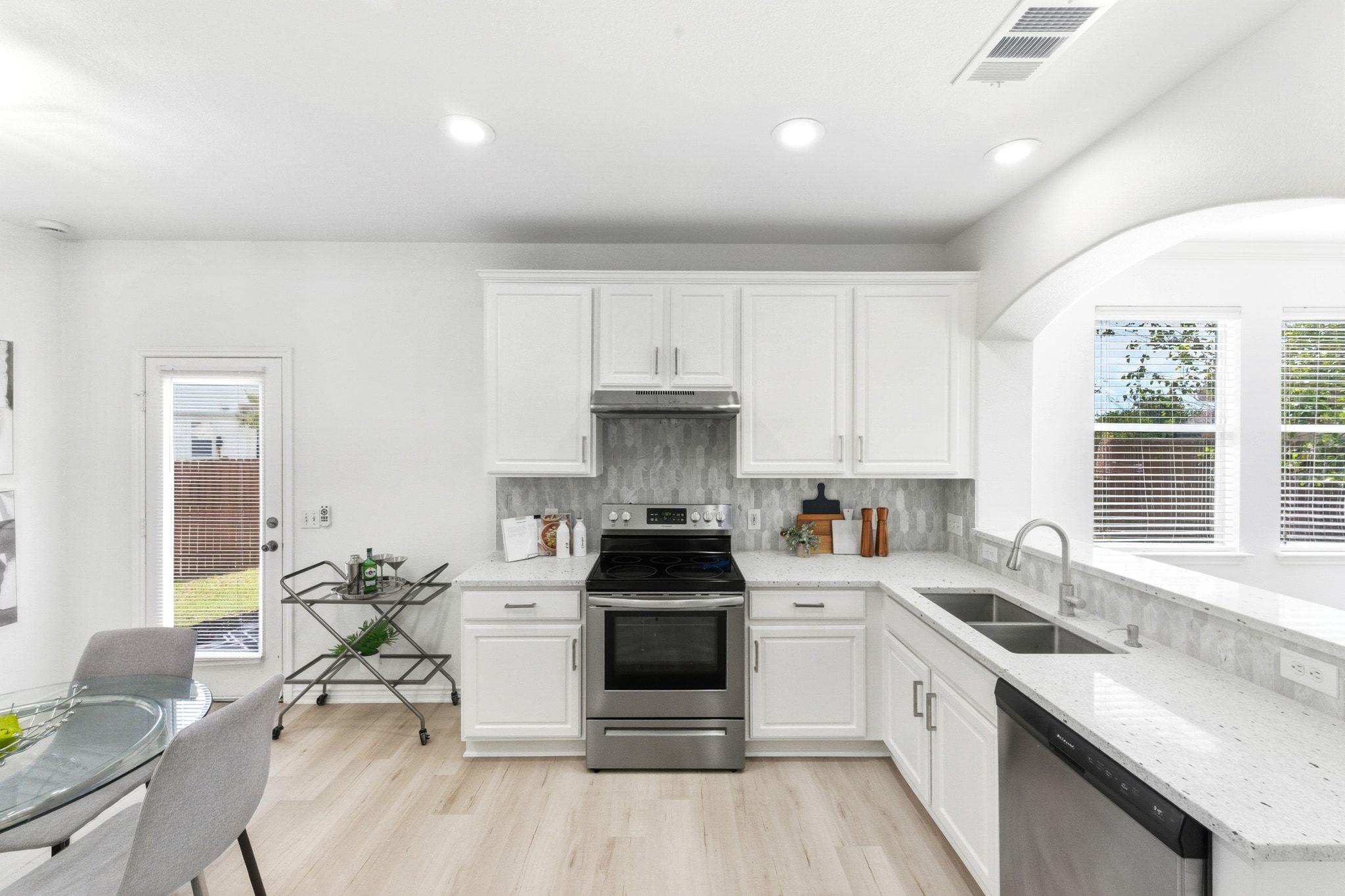 17809 Bridgefarmer BLVD