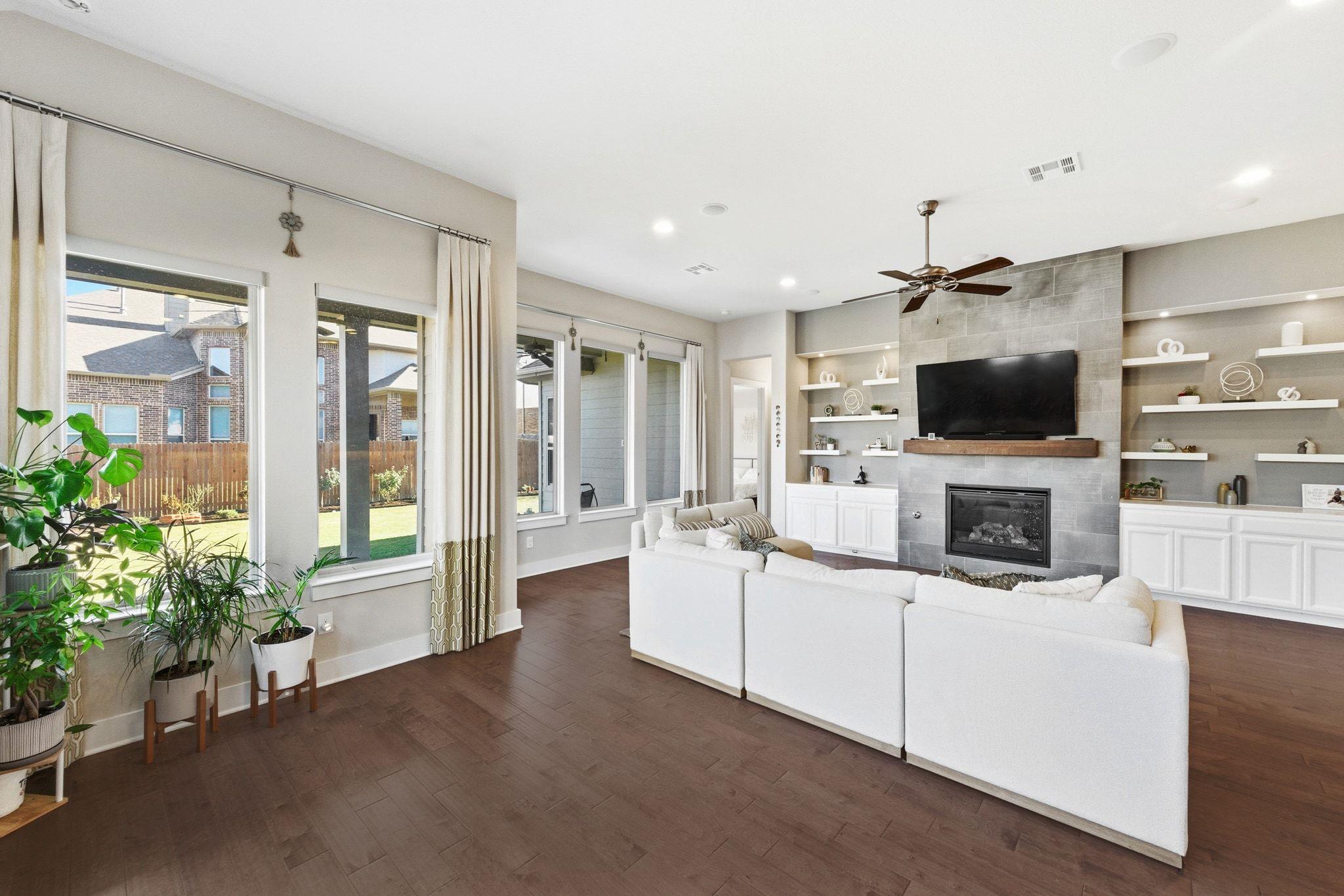 108 Leon LOOP
