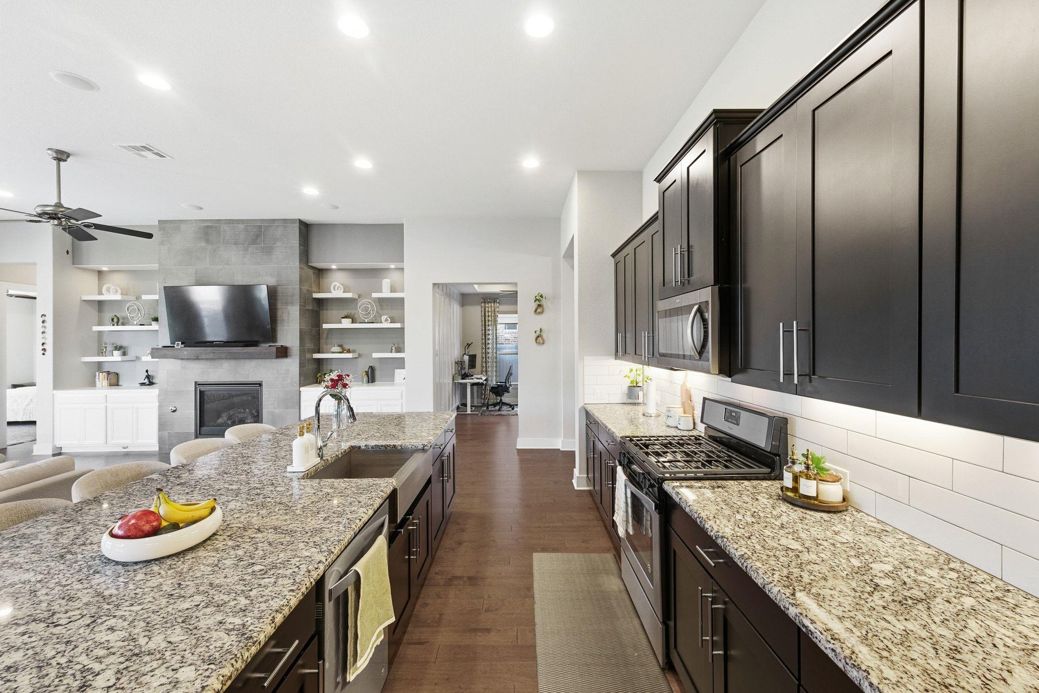 108 Leon LOOP