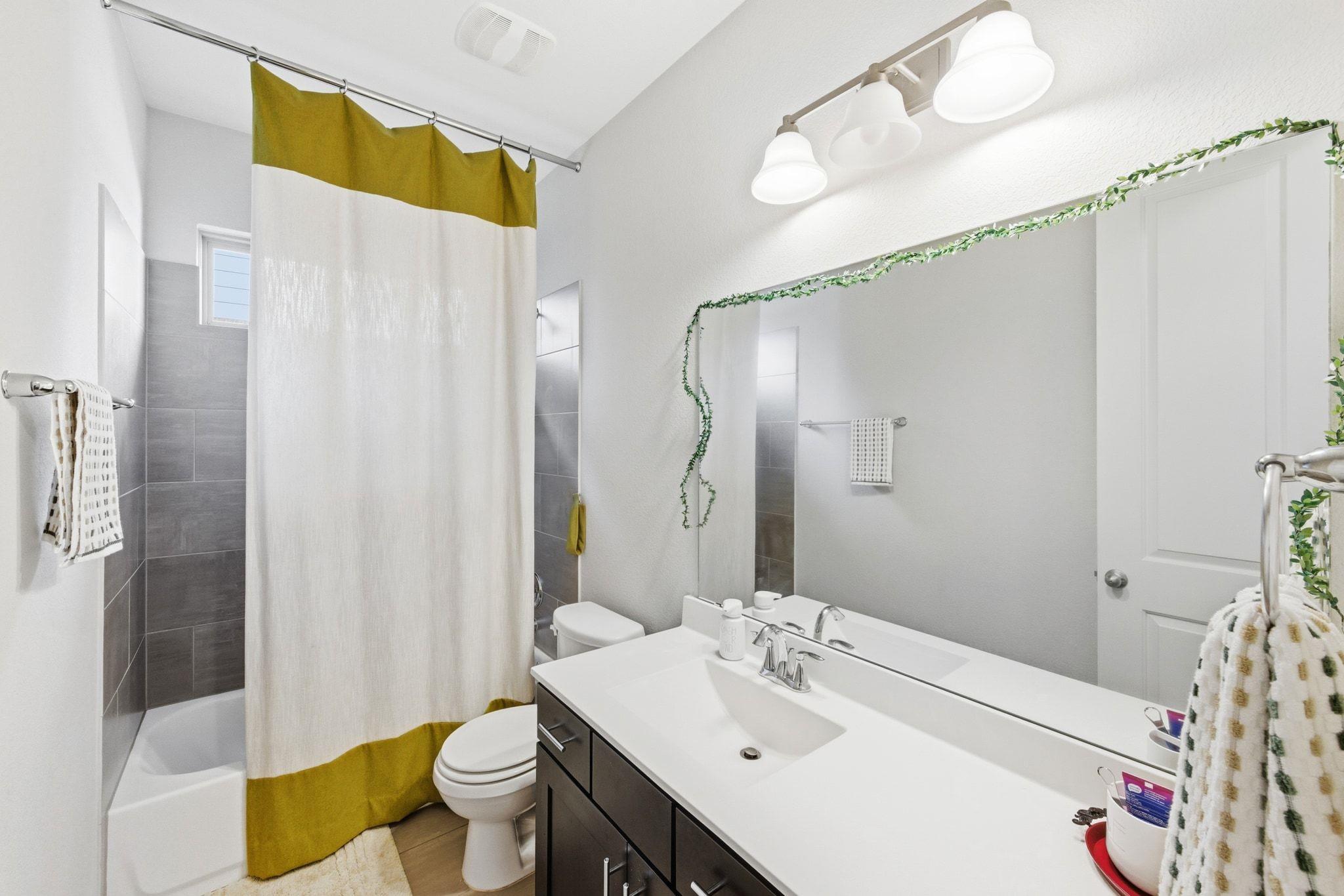 108 Leon LOOP