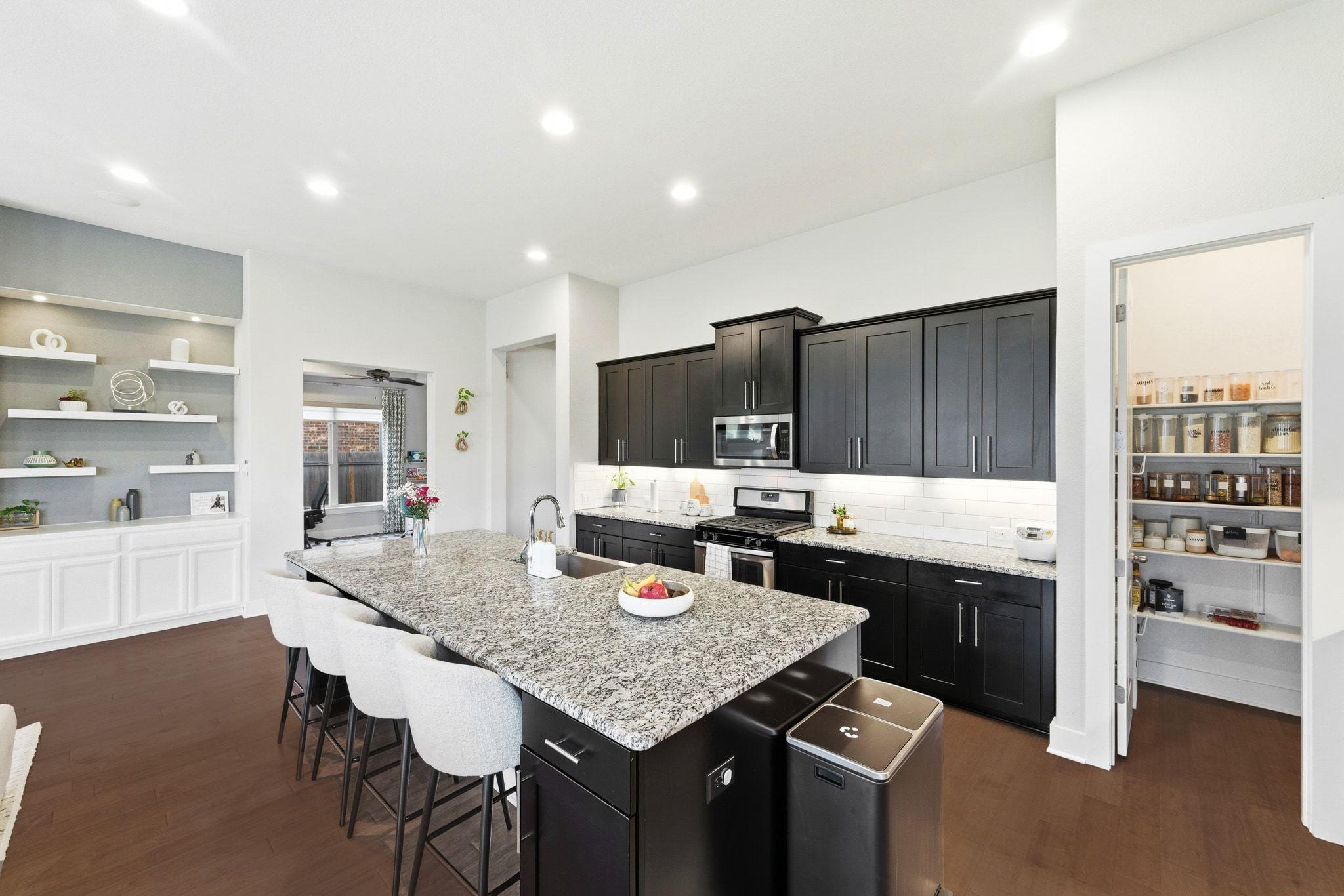108 Leon LOOP