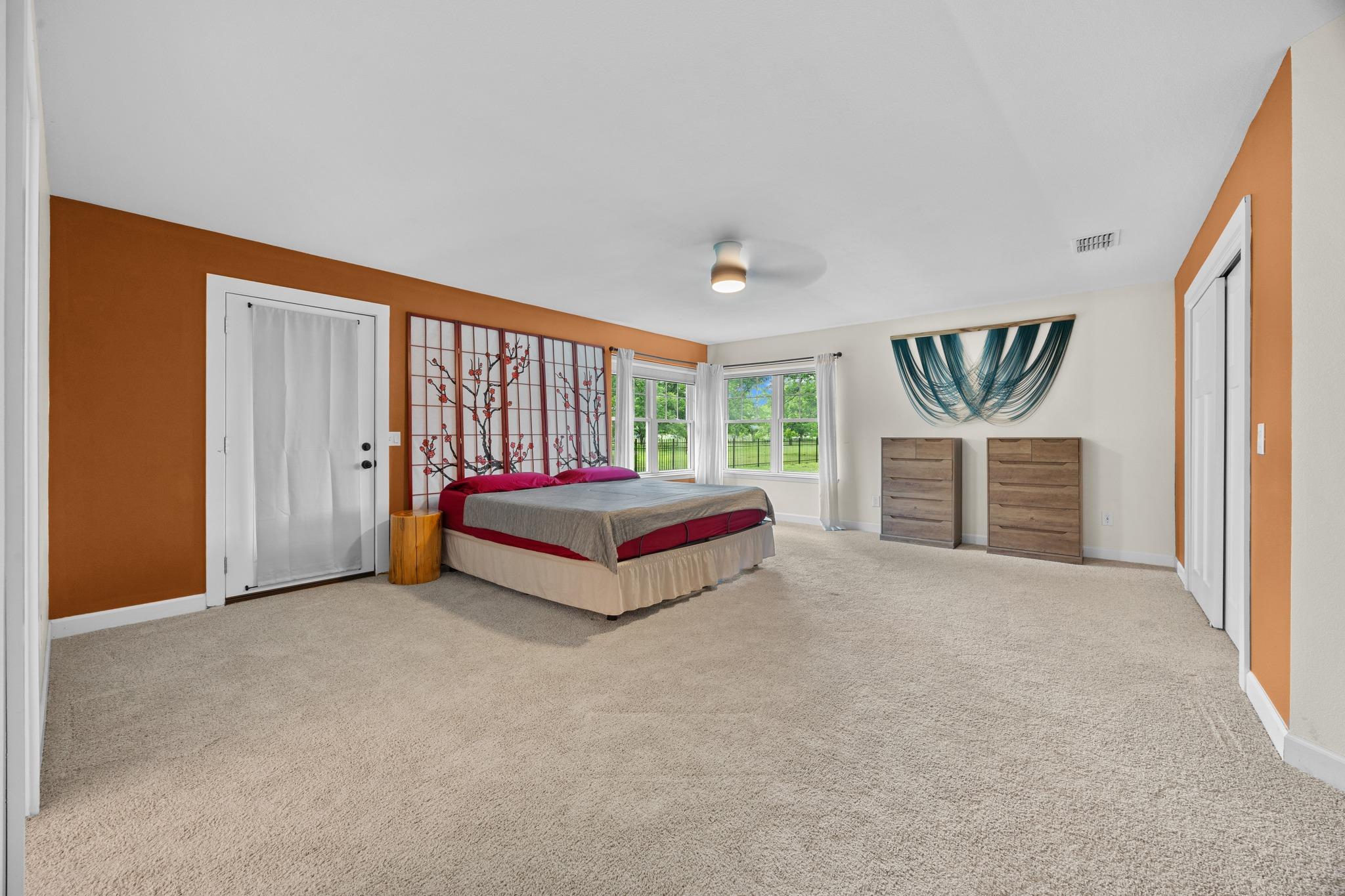 3717 Buck LN