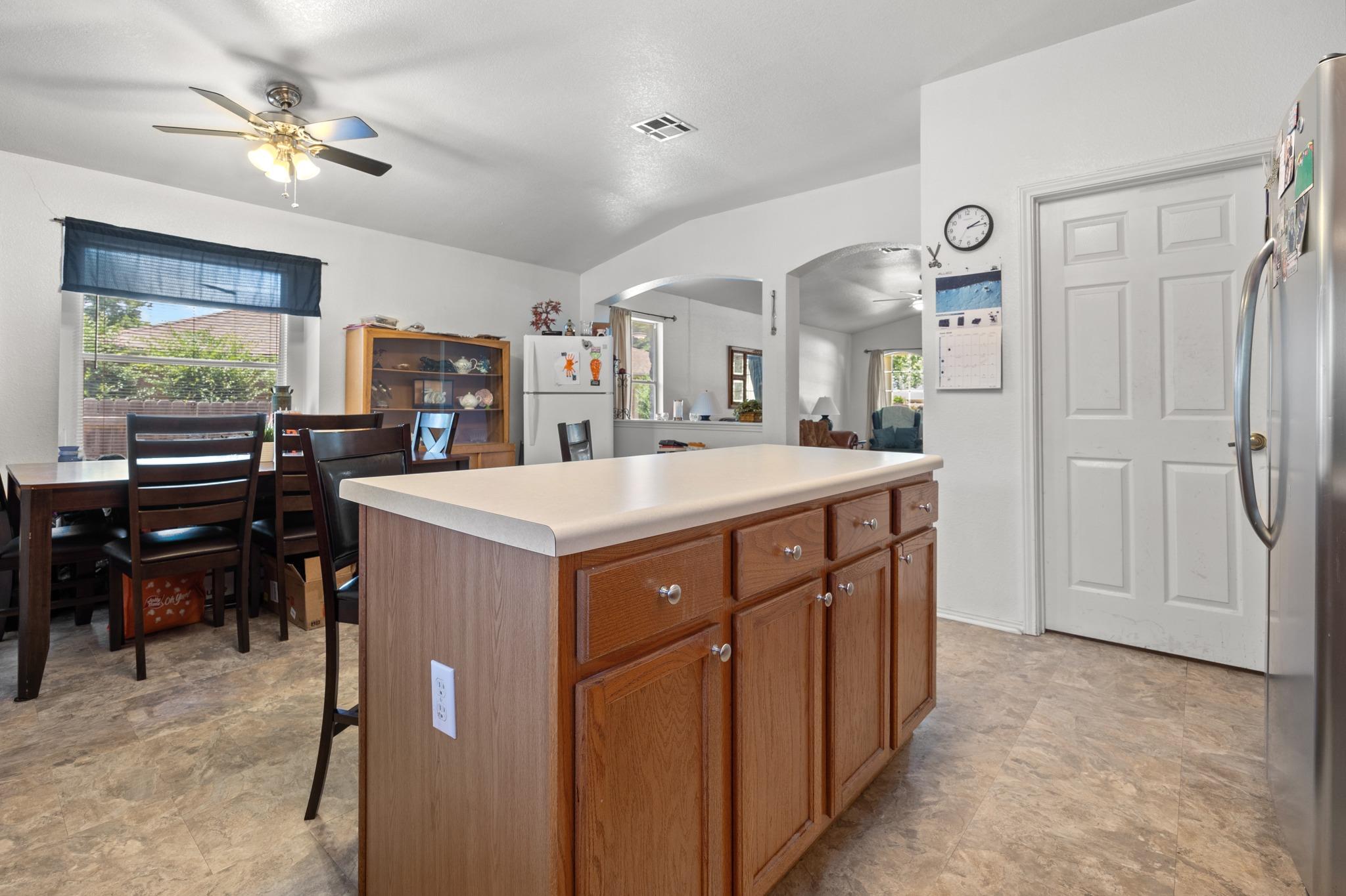 2556 Vernell WAY