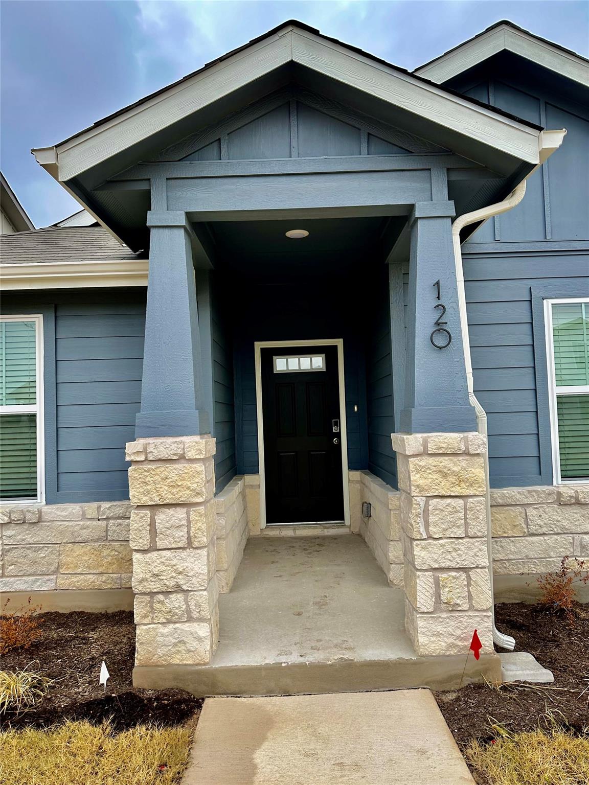 120 Oakdale Meadows LN