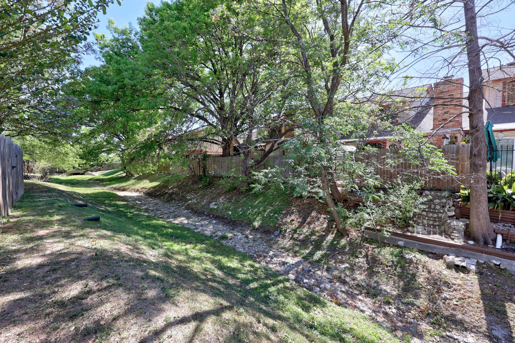 8906 Parkfield DR # B