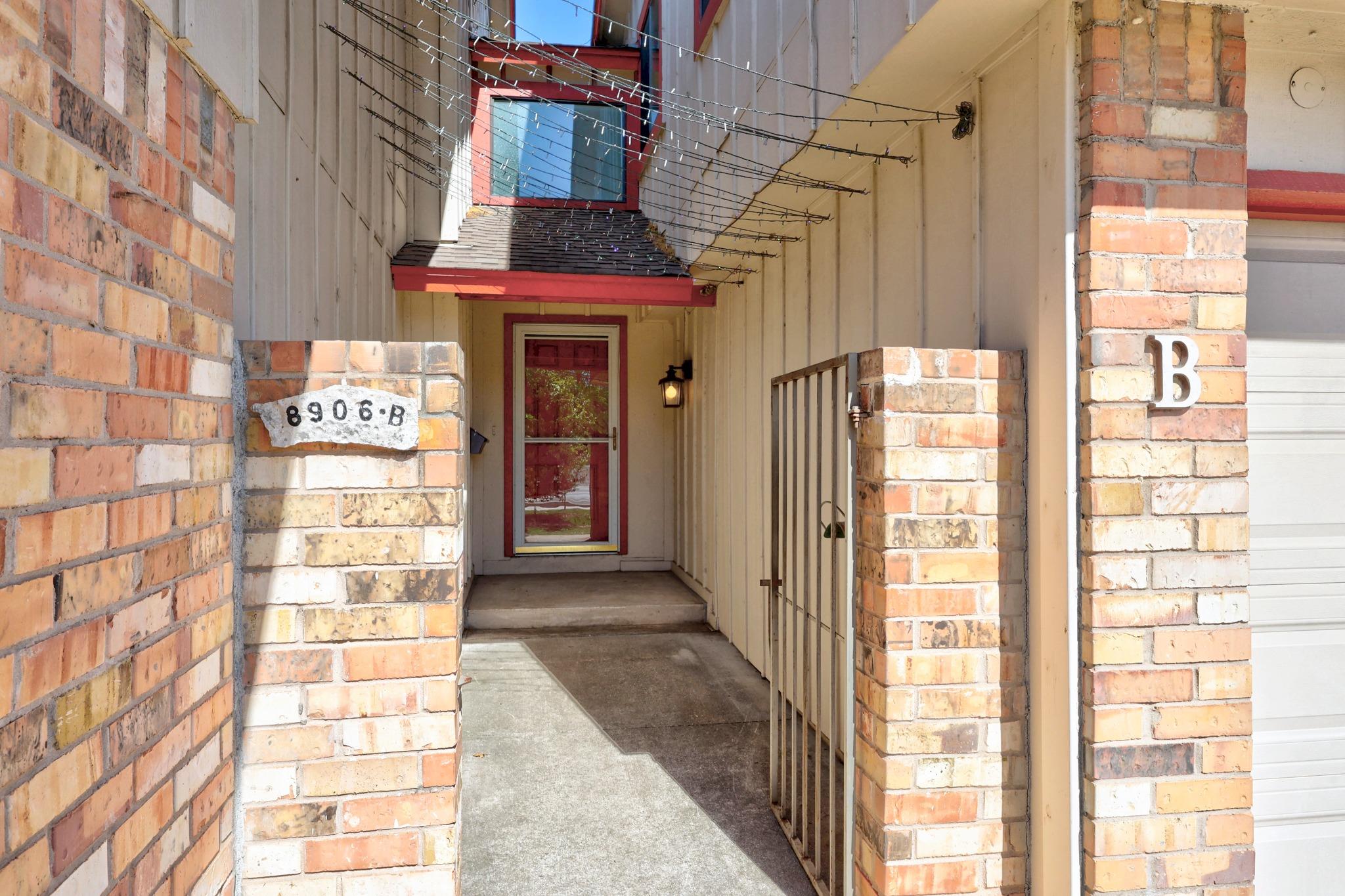 8906 Parkfield DR # B