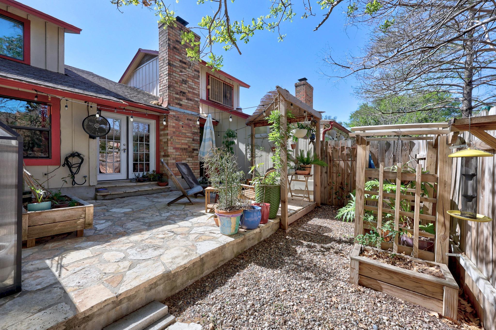 8906 Parkfield DR # B