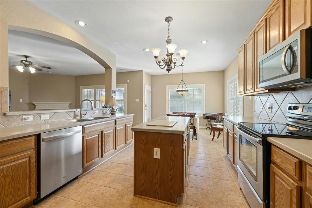 2603 White Stallion WAY