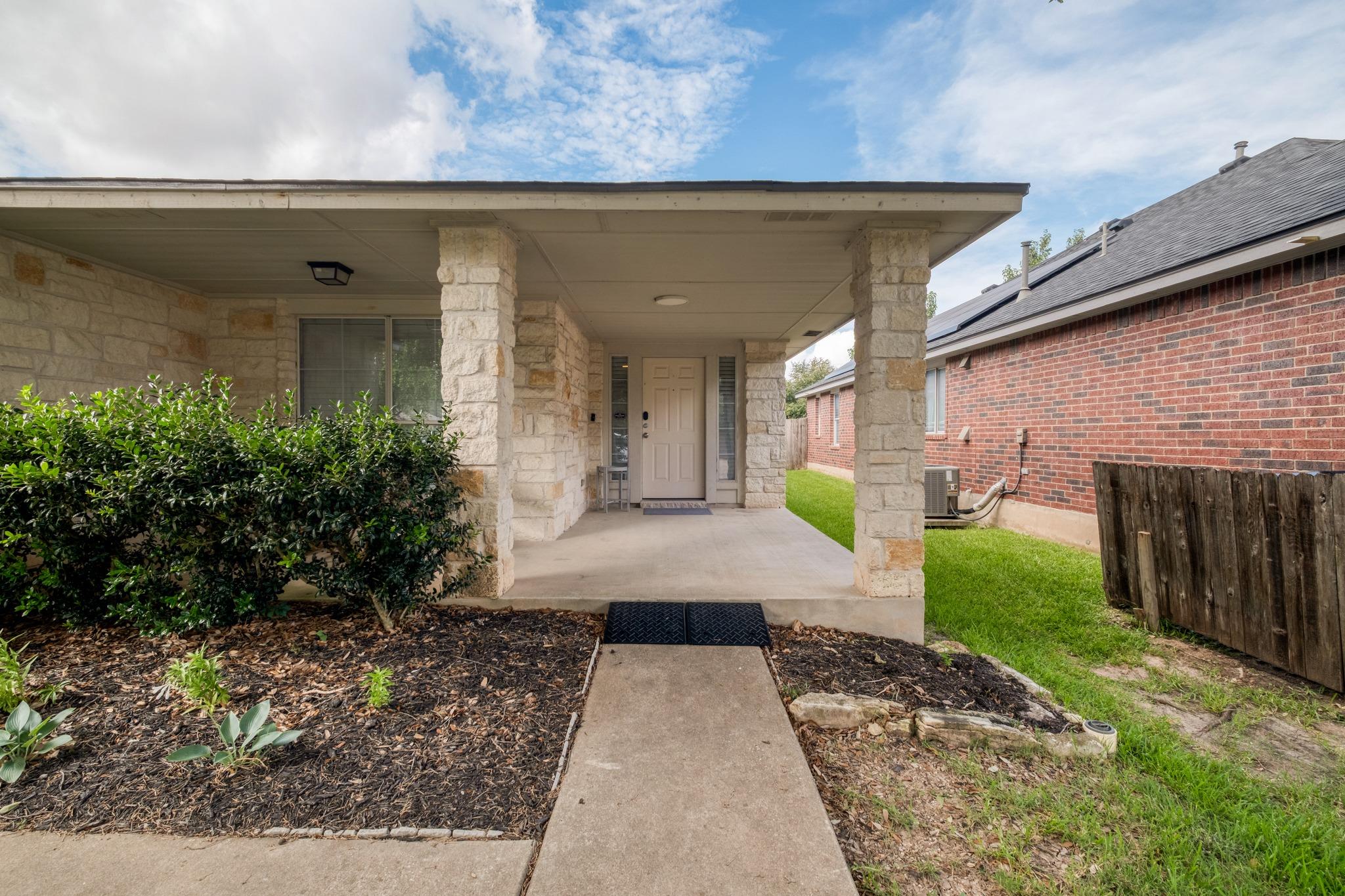 436 Grey Feather CT