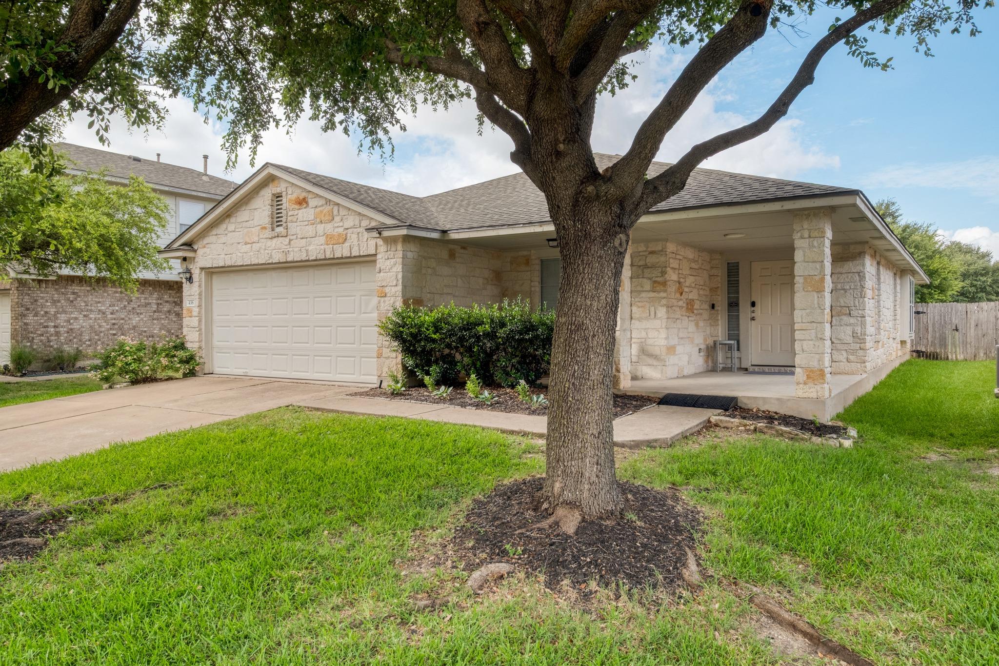436 Grey Feather CT