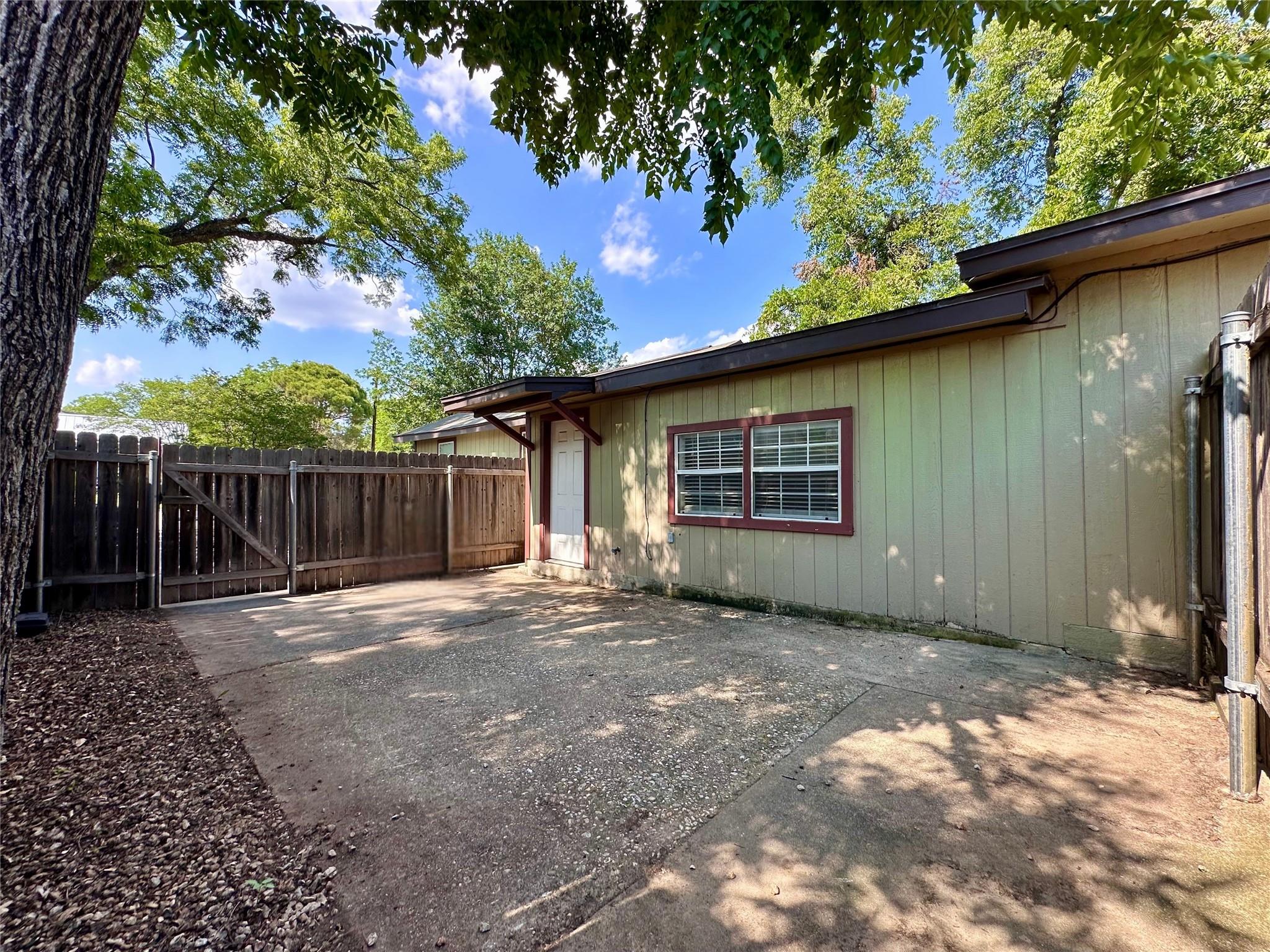2103 E 16th ST Unit: Annex