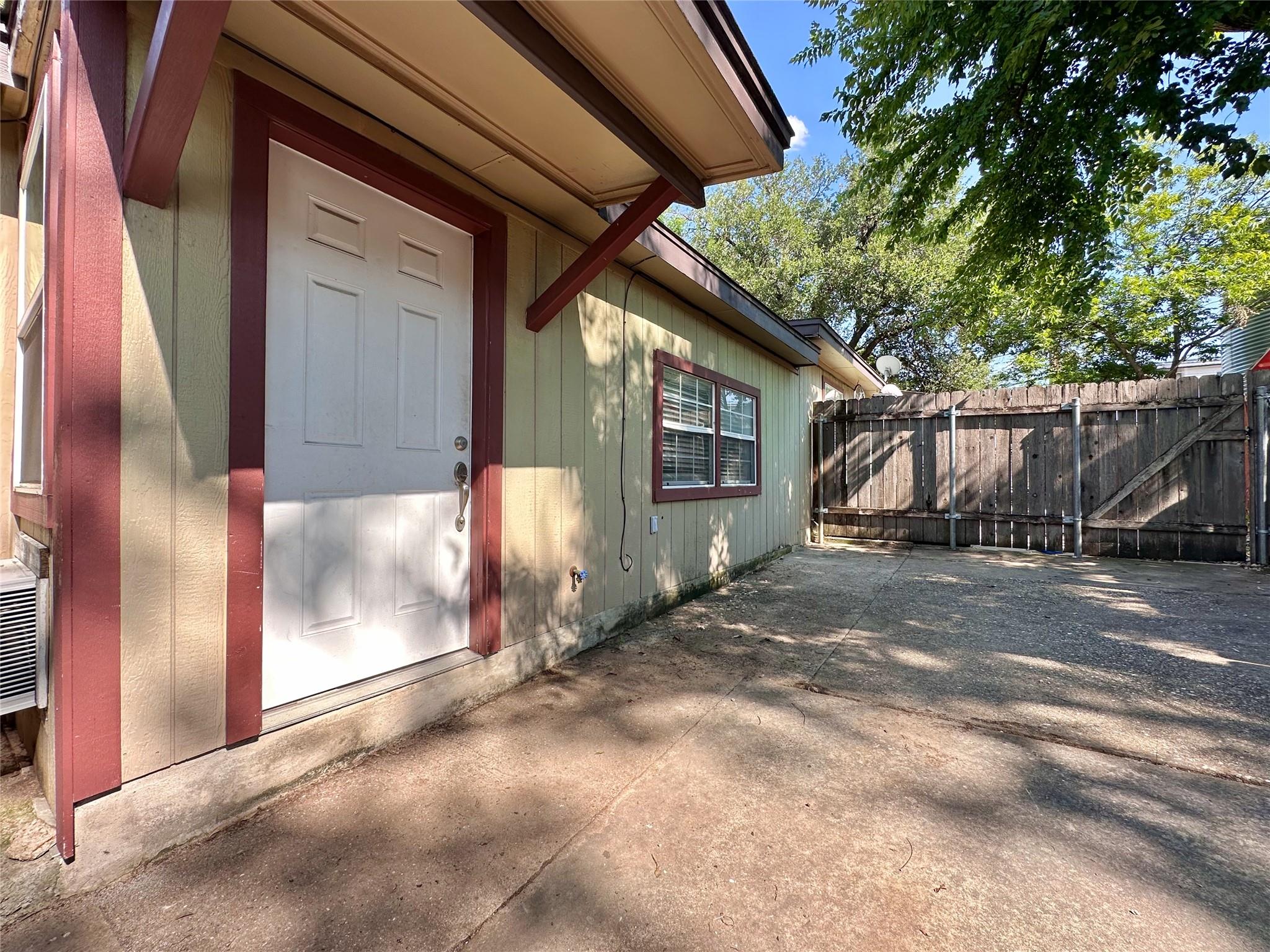 2103 E 16th ST Unit: Annex