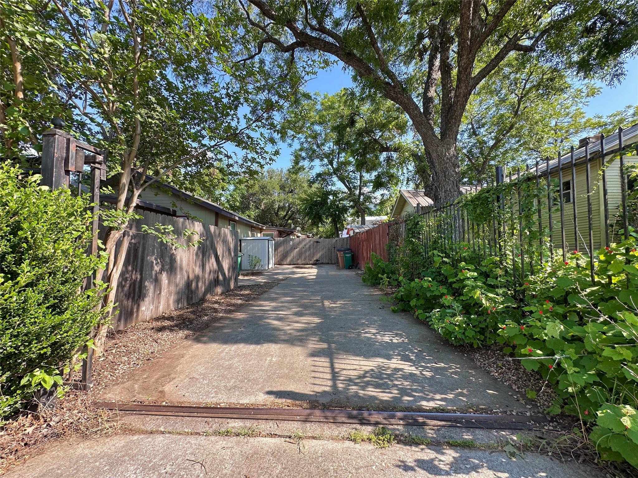 2103 E 16th ST Unit: Annex
