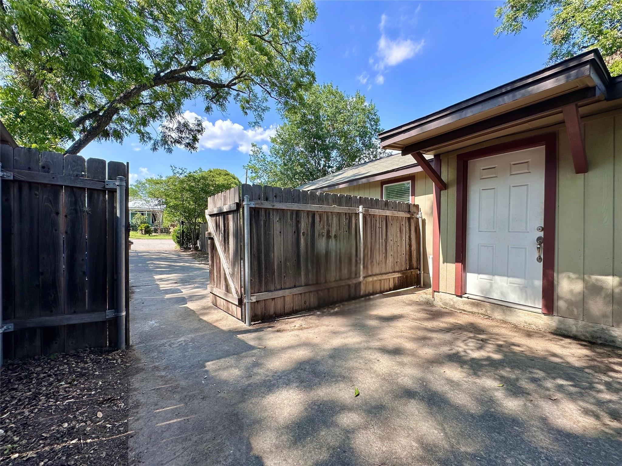 2103 E 16th ST Unit: Annex