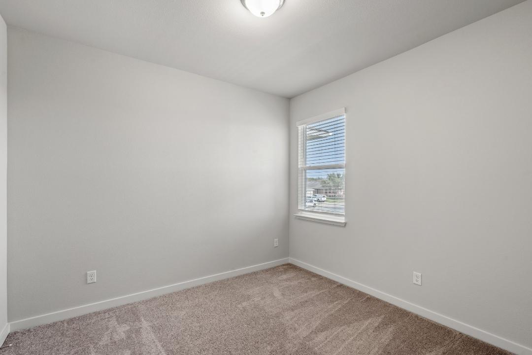 605 W South st ST # 142