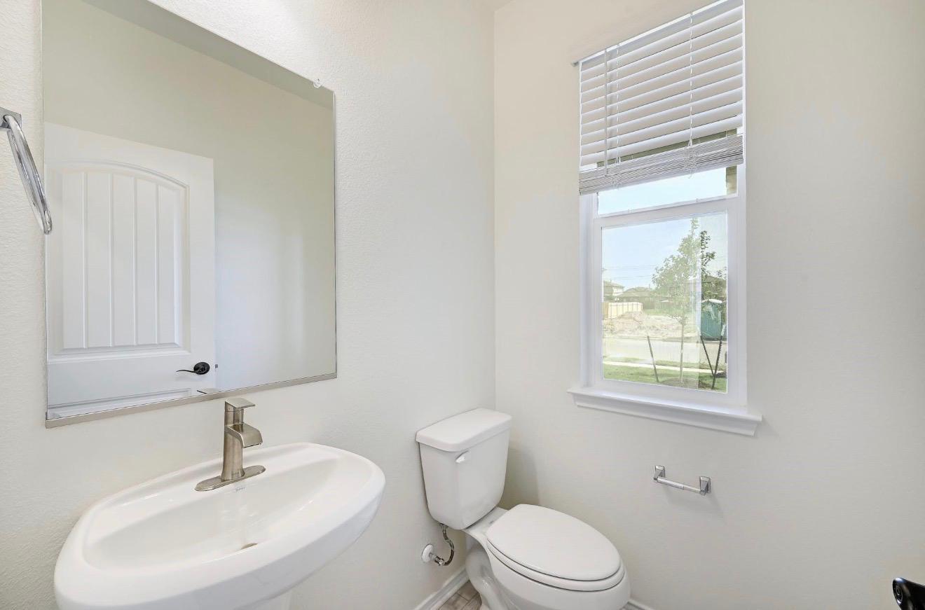 13213 Nancy Reagan ST