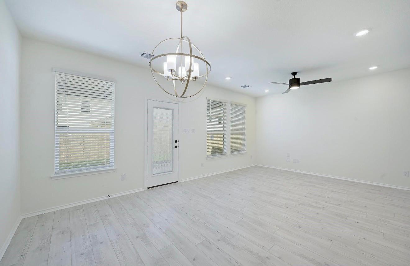 13213 Nancy Reagan ST