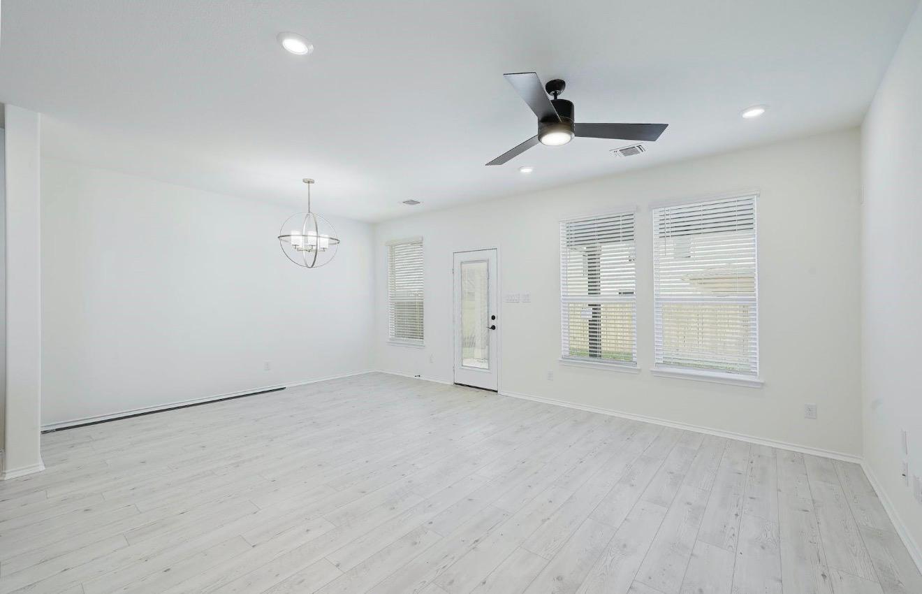 13213 Nancy Reagan ST