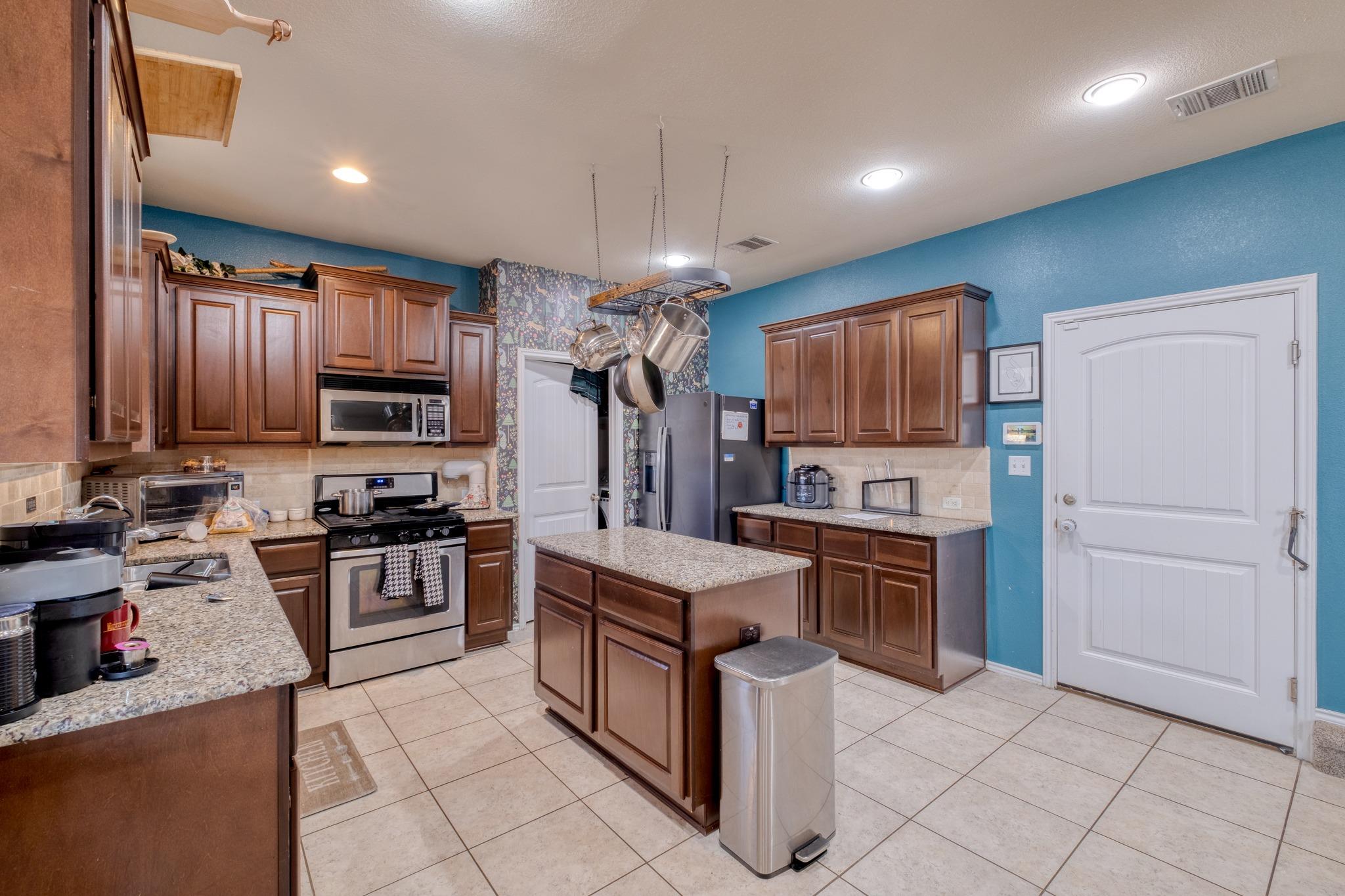 3725 Anchor Bay DR