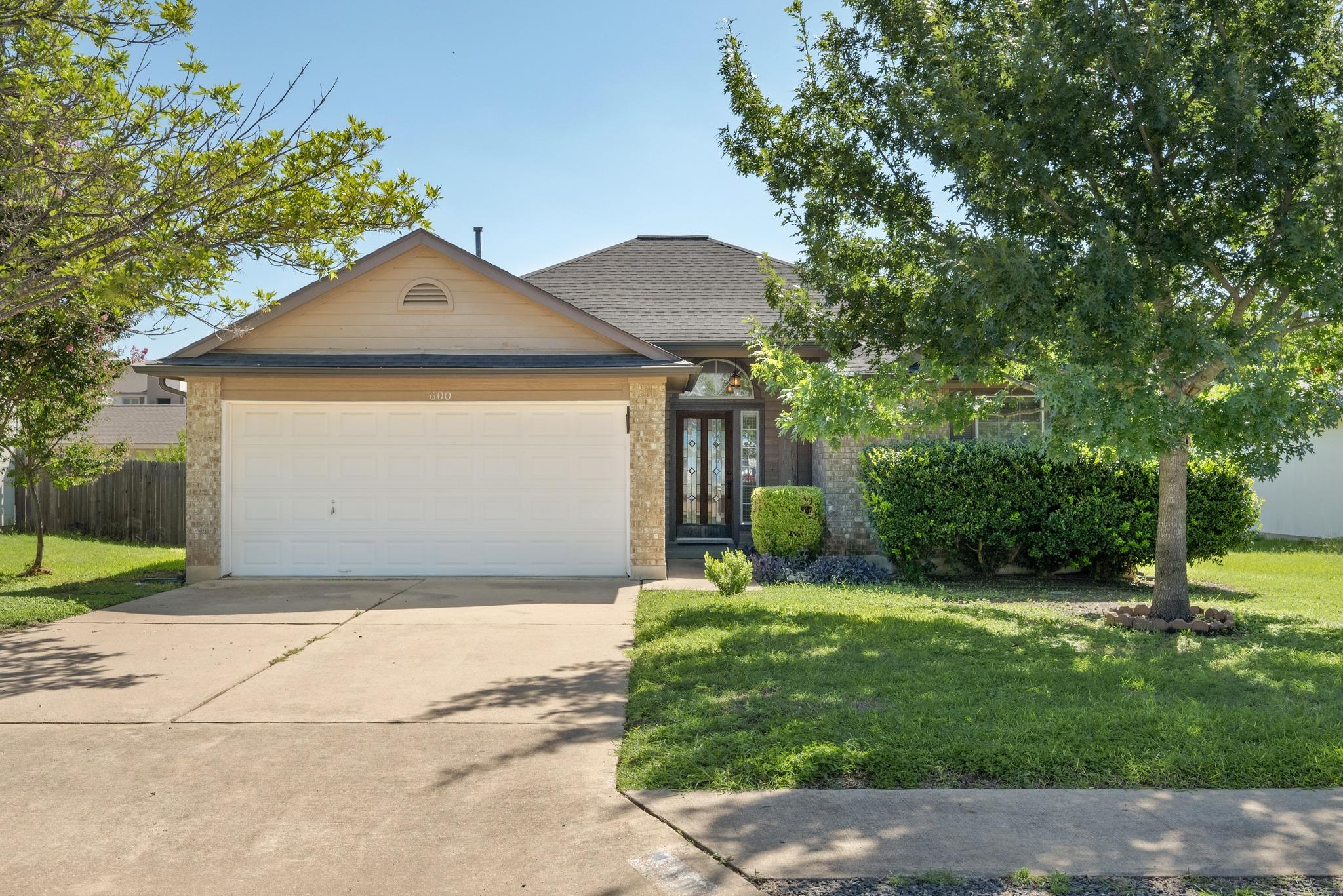 600 Sparkling Brook LN