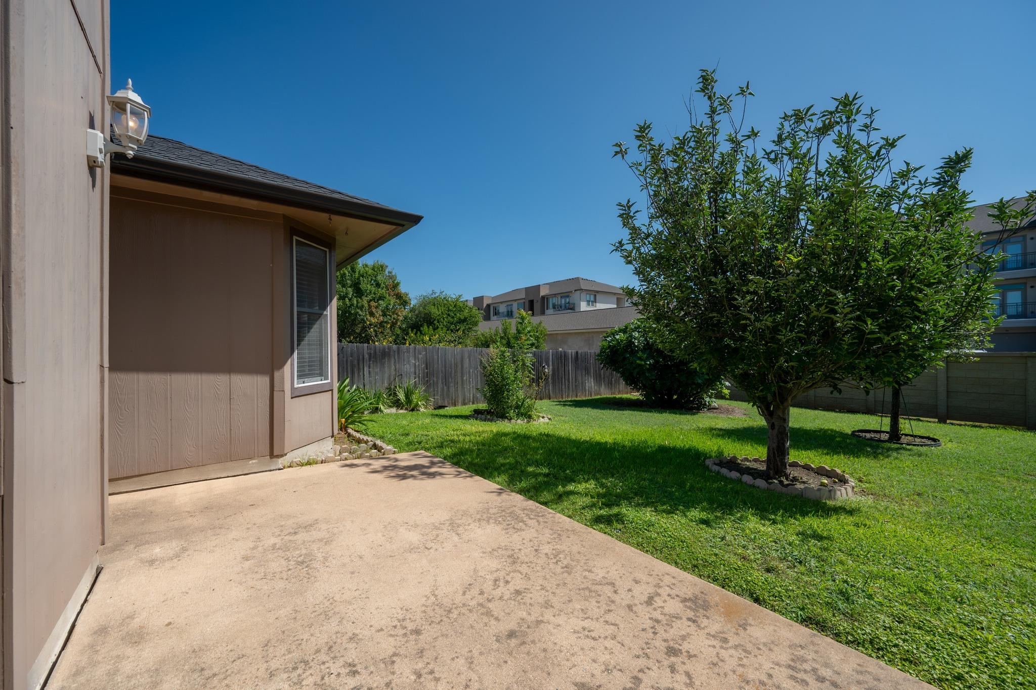 600 Sparkling Brook LN