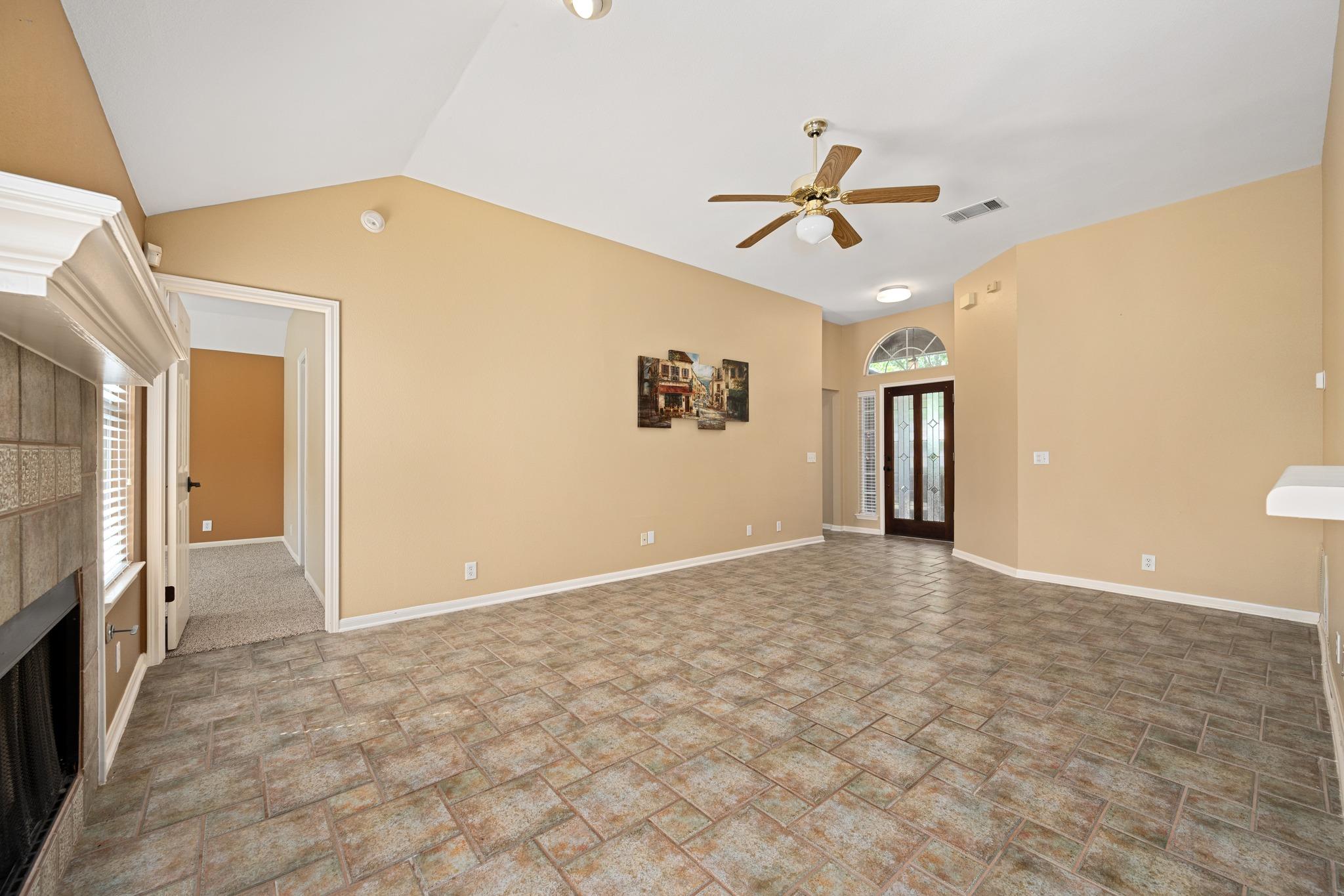 600 Sparkling Brook LN