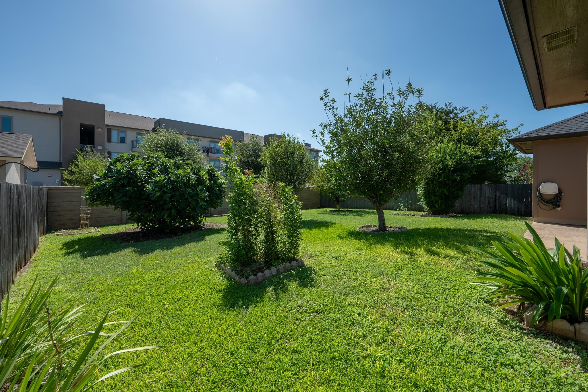 600 Sparkling Brook LN