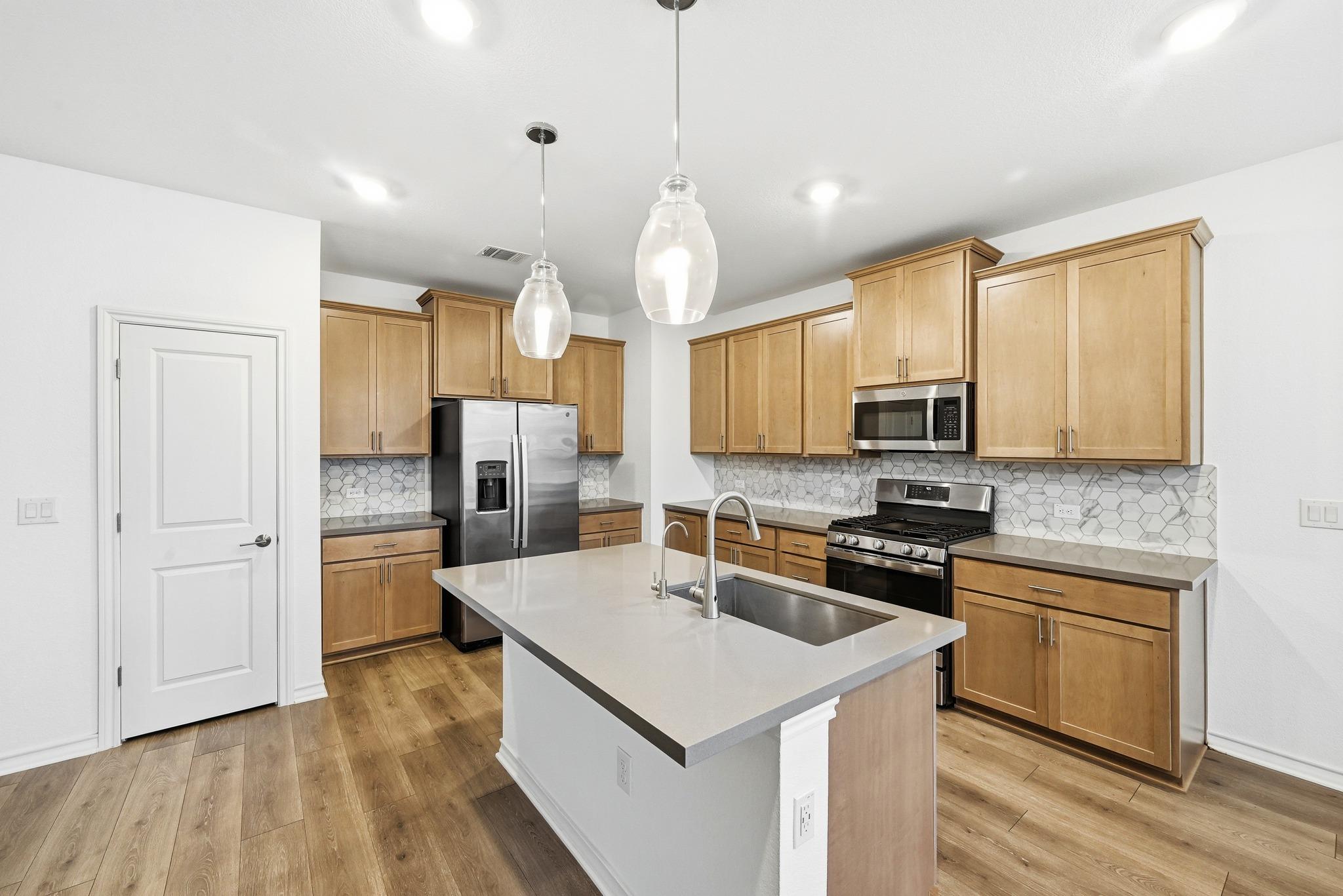 2907 Tavern DR
