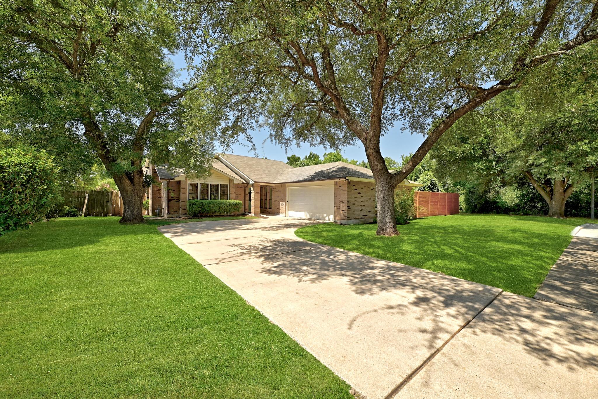 101 Redwood LN