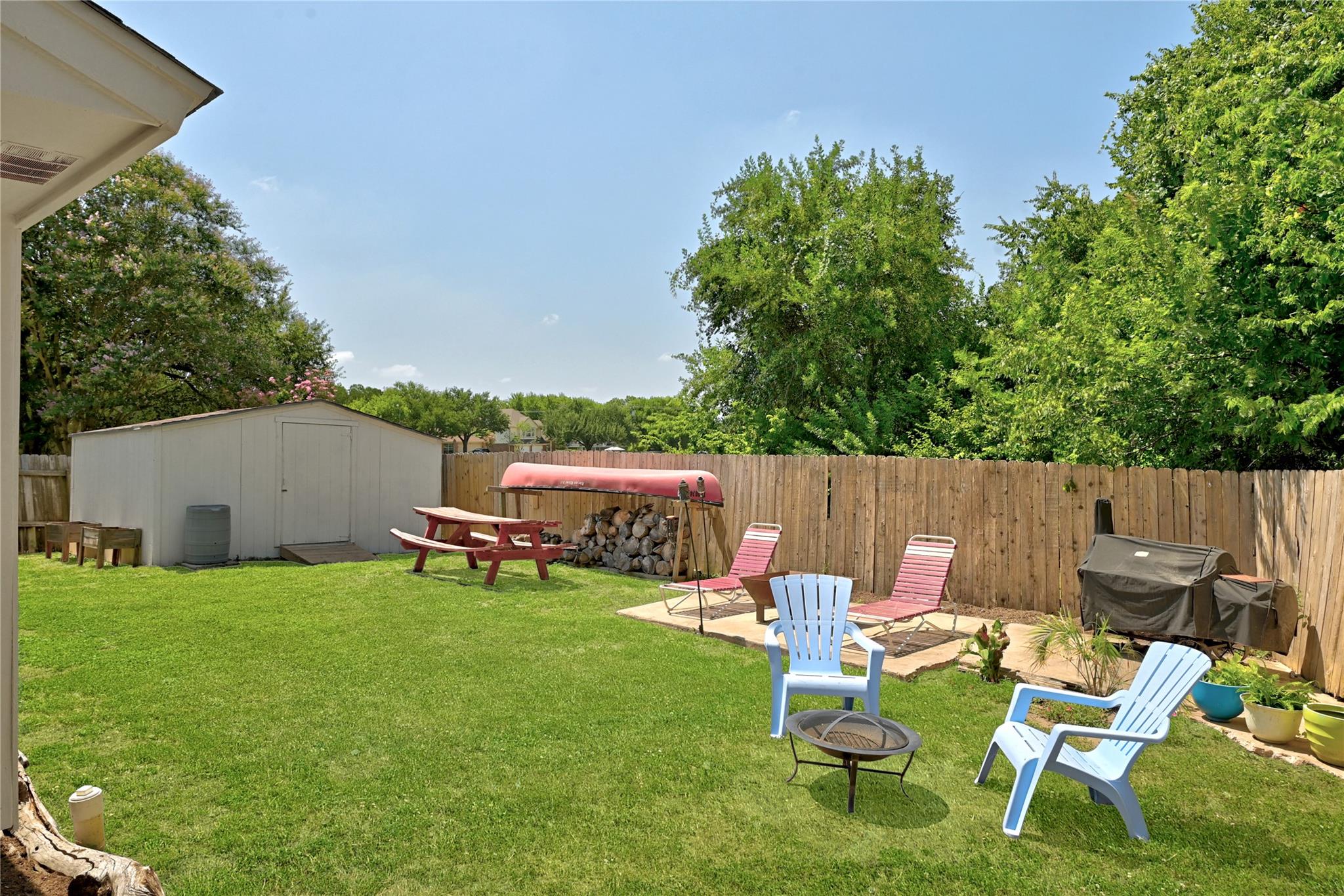 101 Redwood LN
