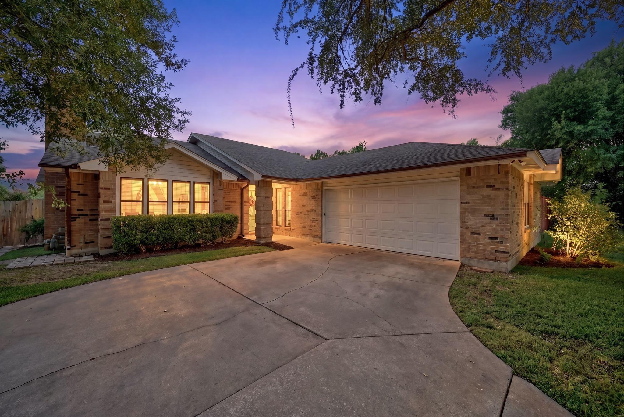 101 Redwood LN