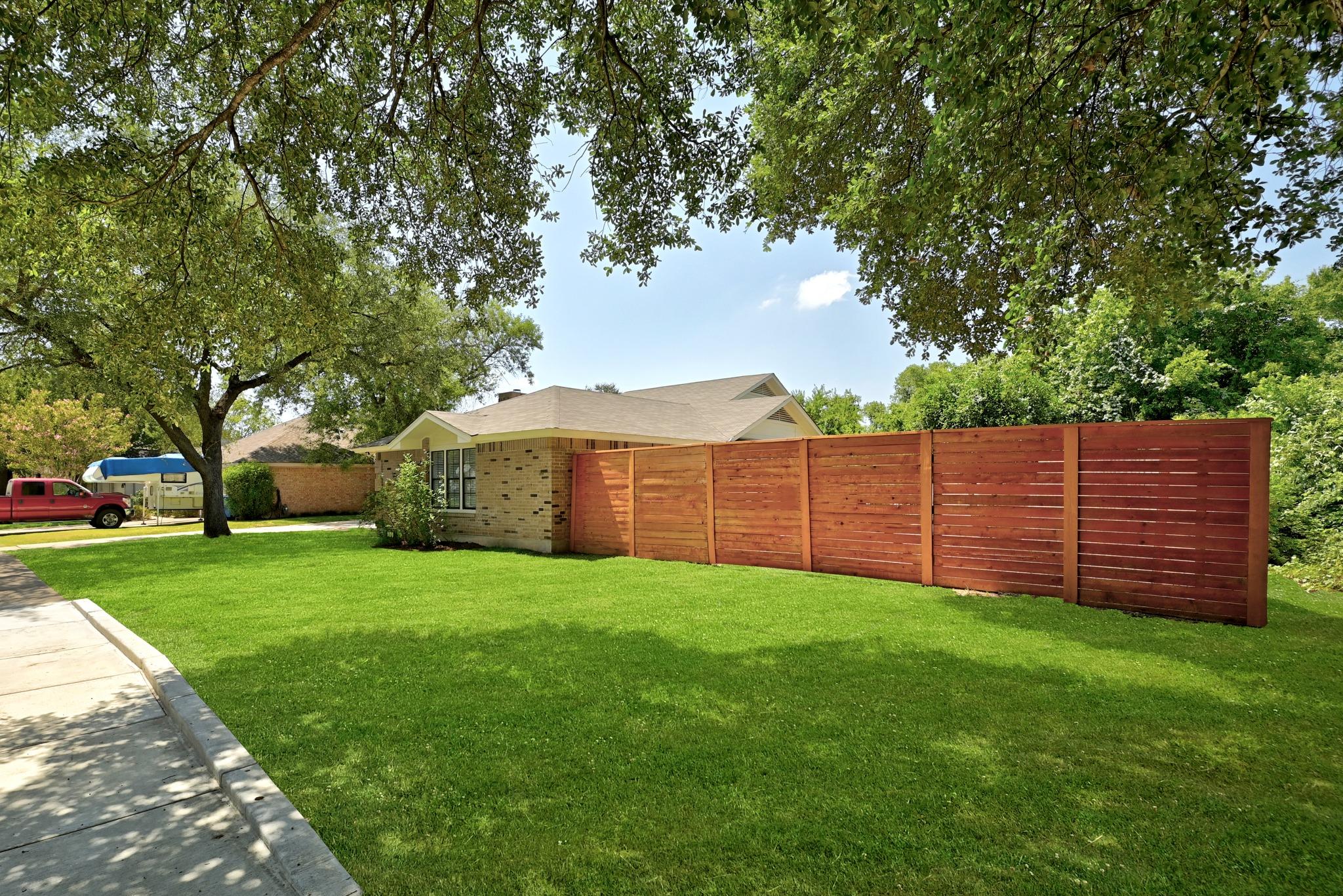 101 Redwood LN