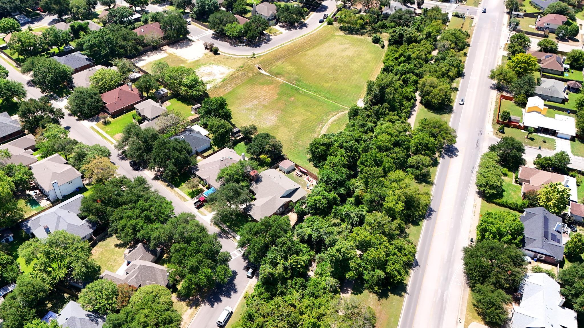 101 Redwood LN