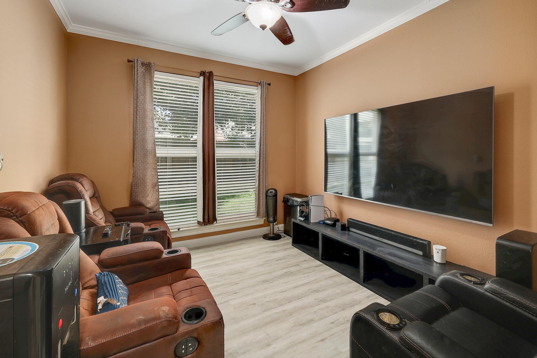 2129 Clear Lake PL
