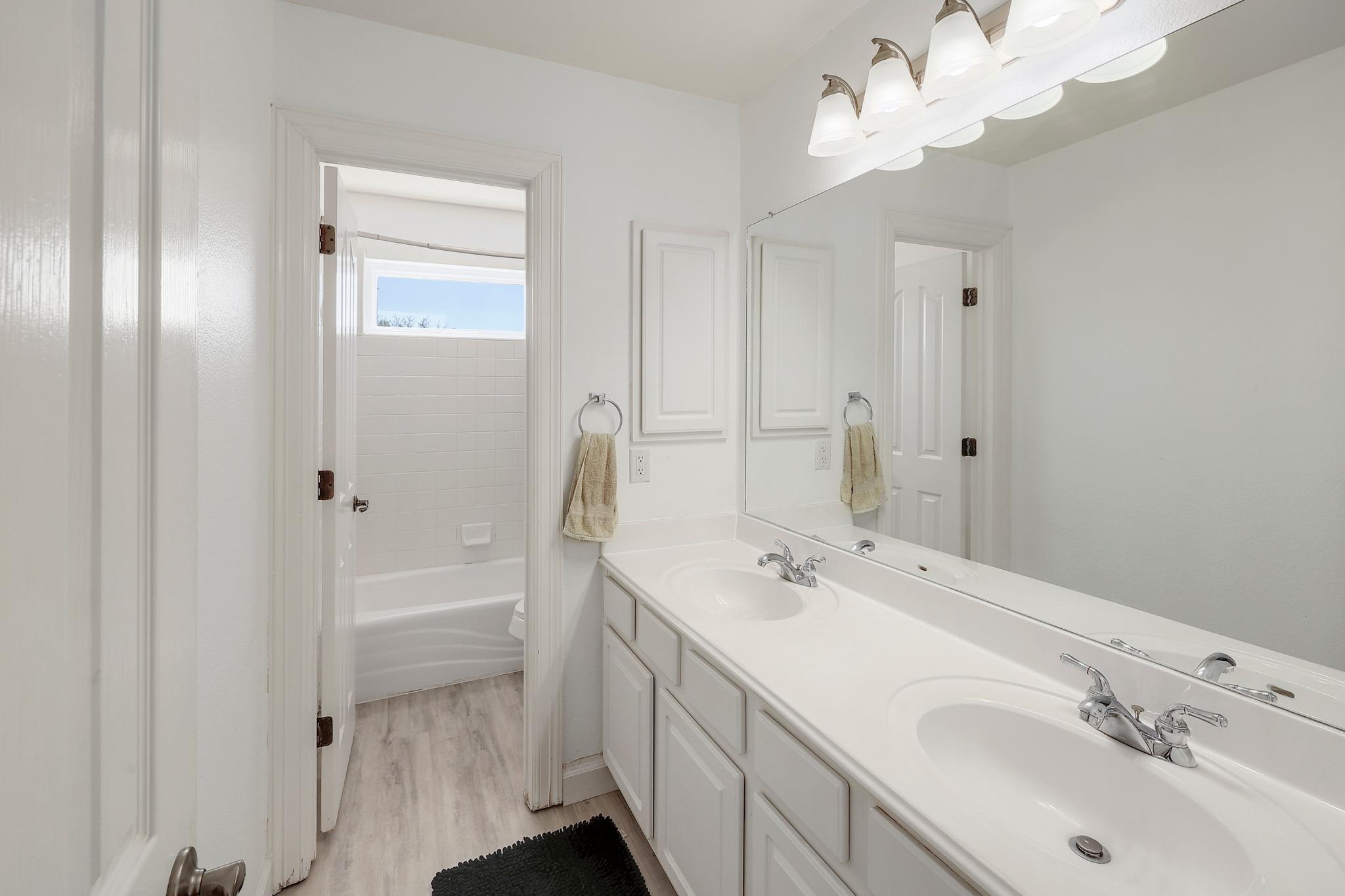 2129 Clear Lake PL