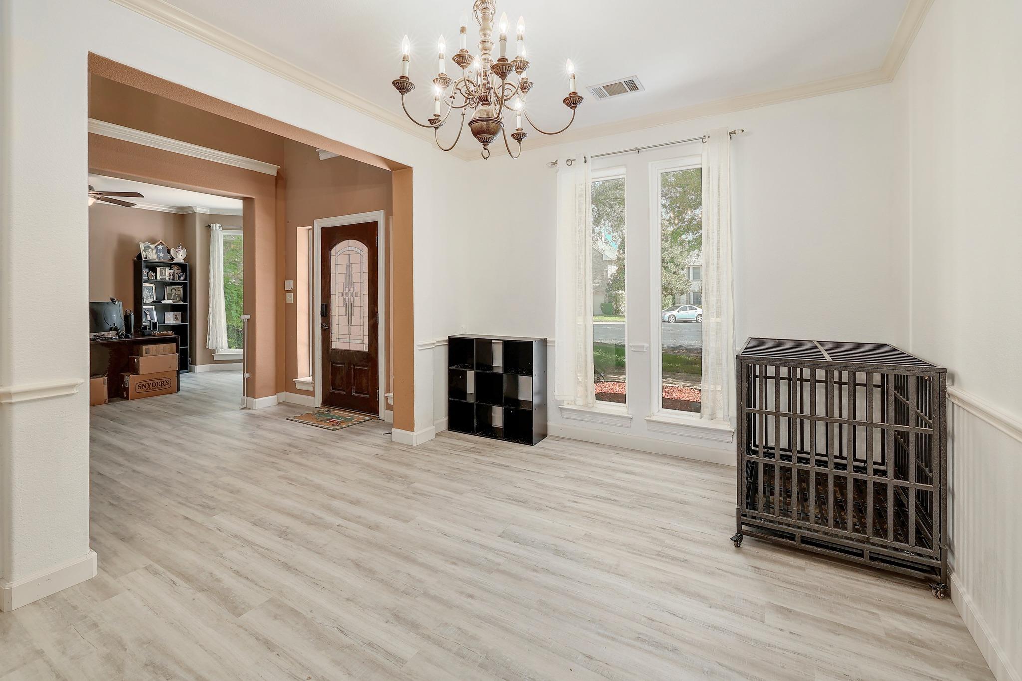 2129 Clear Lake PL
