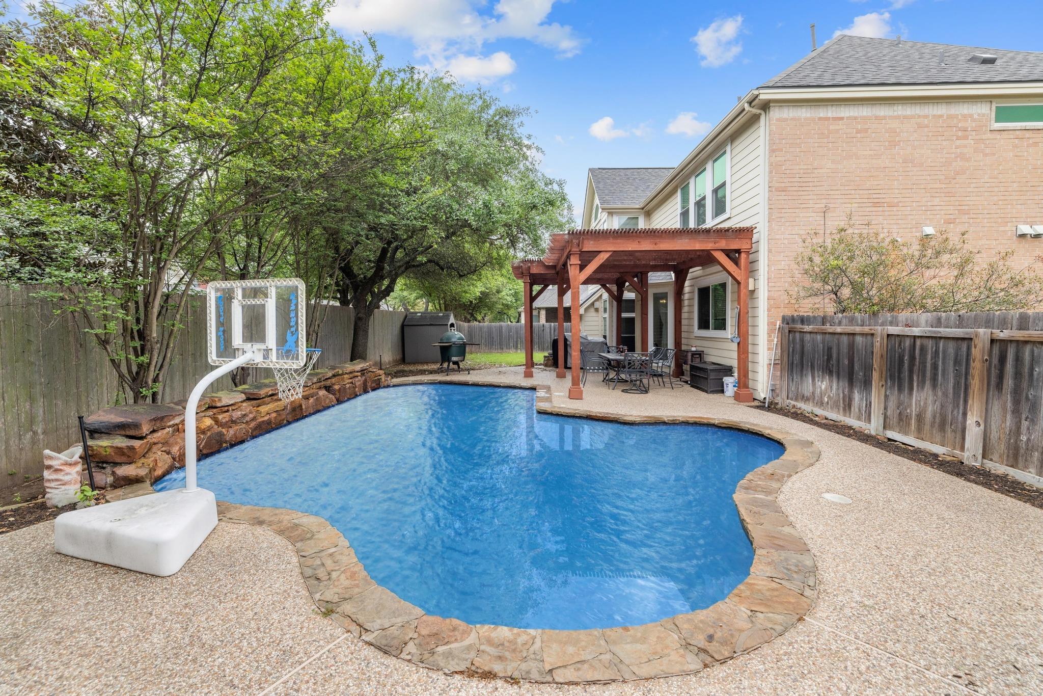 2129 Clear Lake PL
