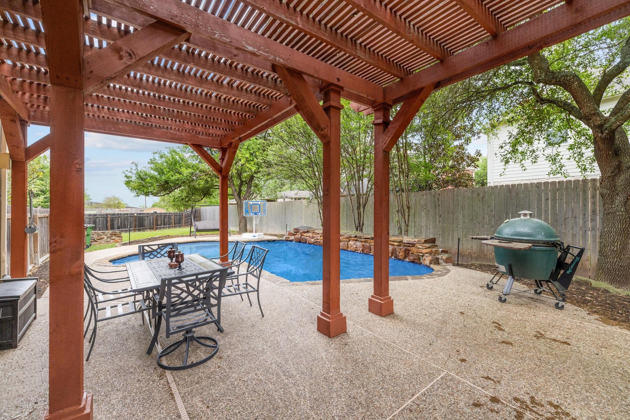 2129 Clear Lake PL