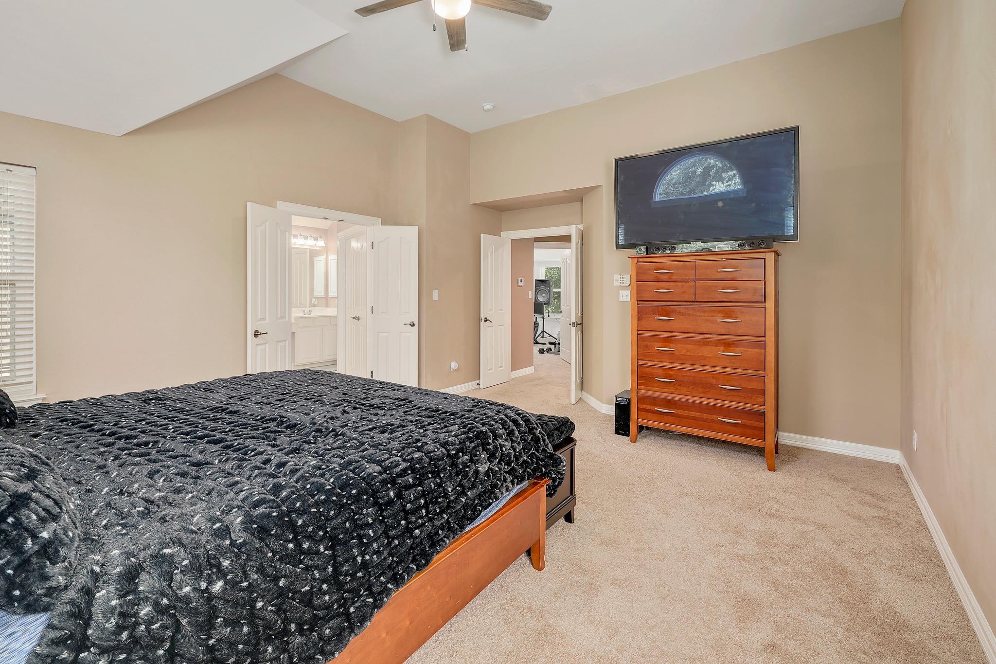 2129 Clear Lake PL