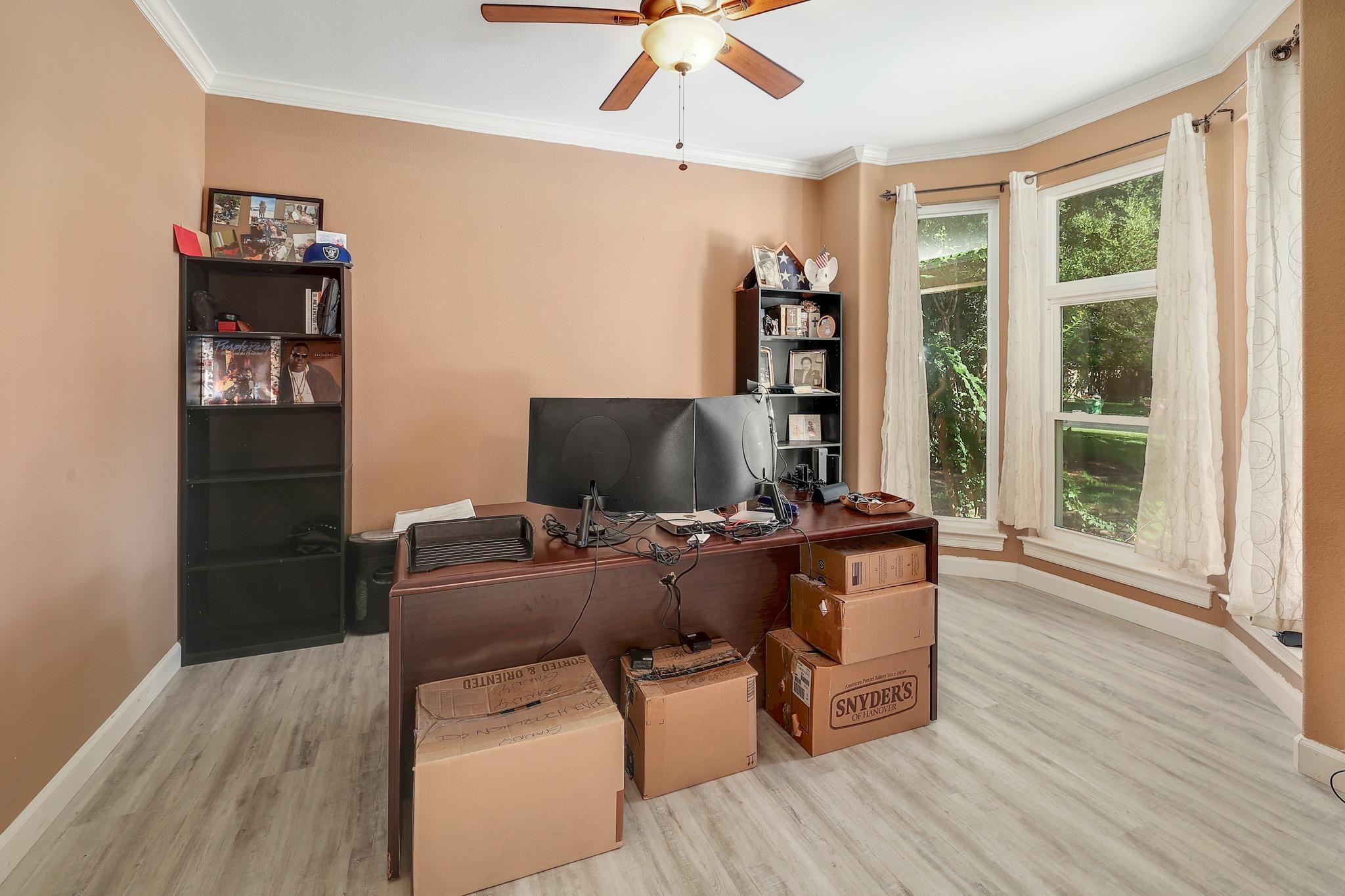 2129 Clear Lake PL