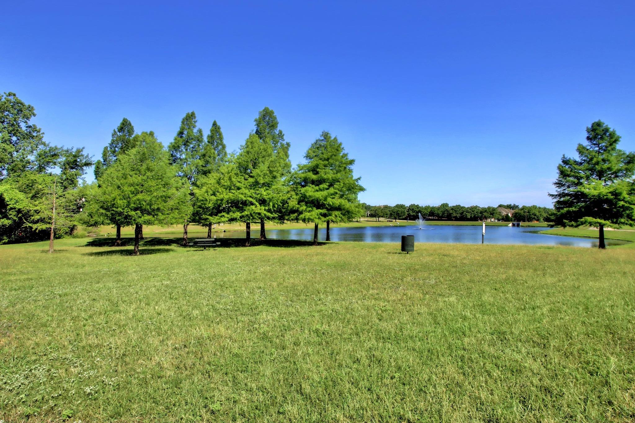 2129 Clear Lake PL