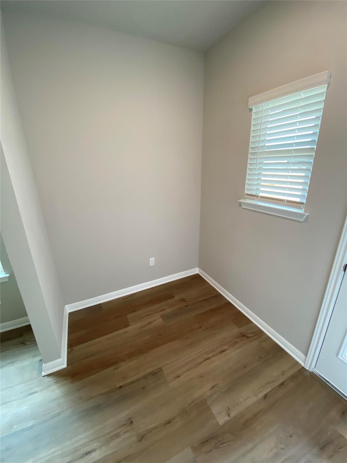 912 Main ST