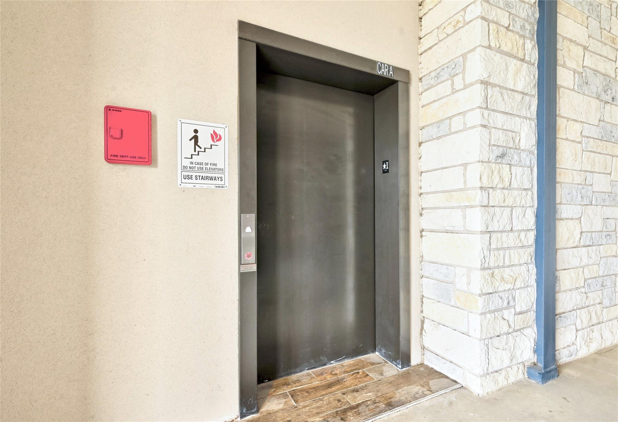 2050 Double Creek DR