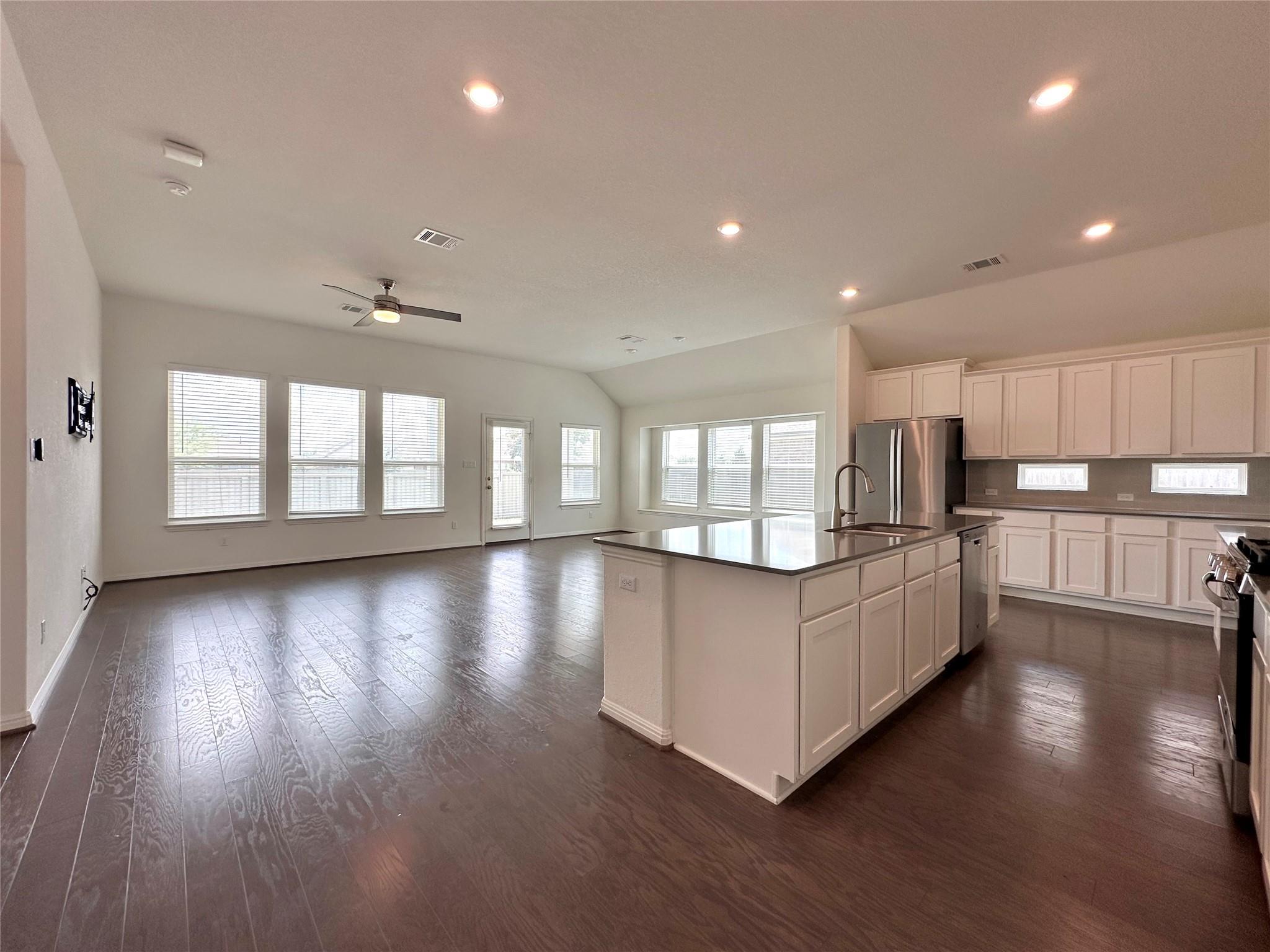 112 Krupp Ave