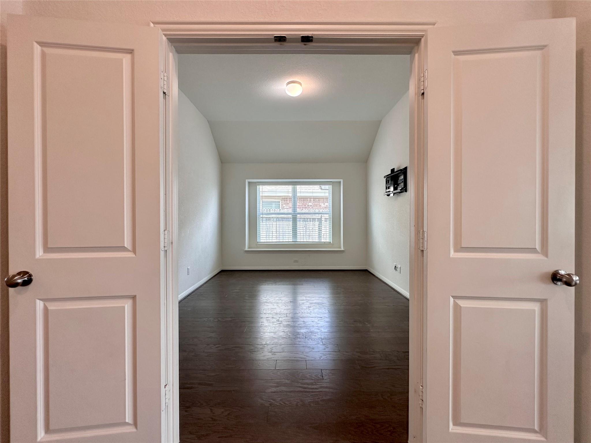 112 Krupp Ave