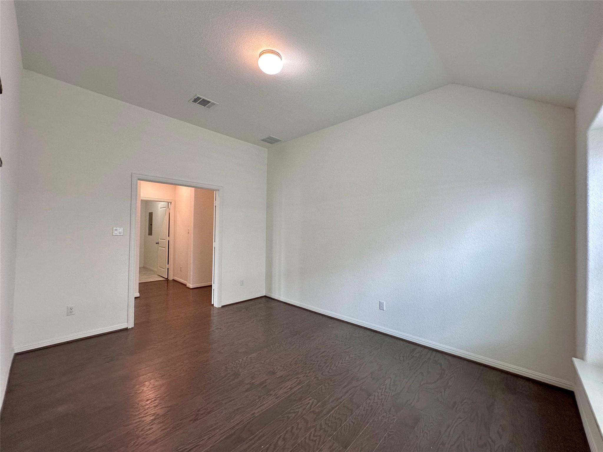112 Krupp Ave