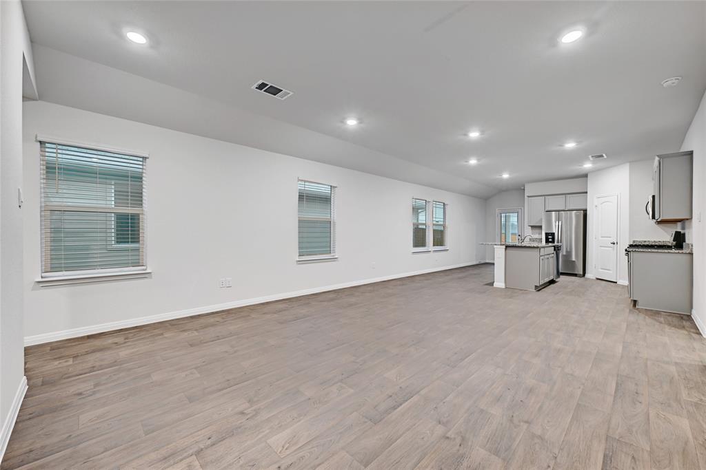 295 Evergreen Sumac LOOP