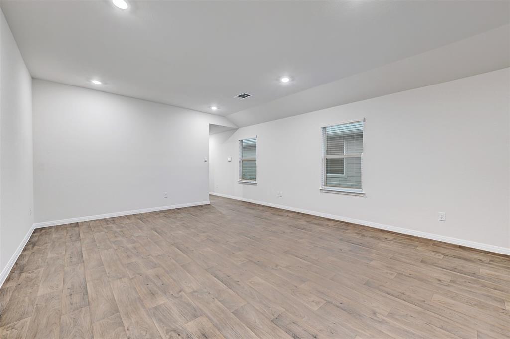 295 Evergreen Sumac LOOP