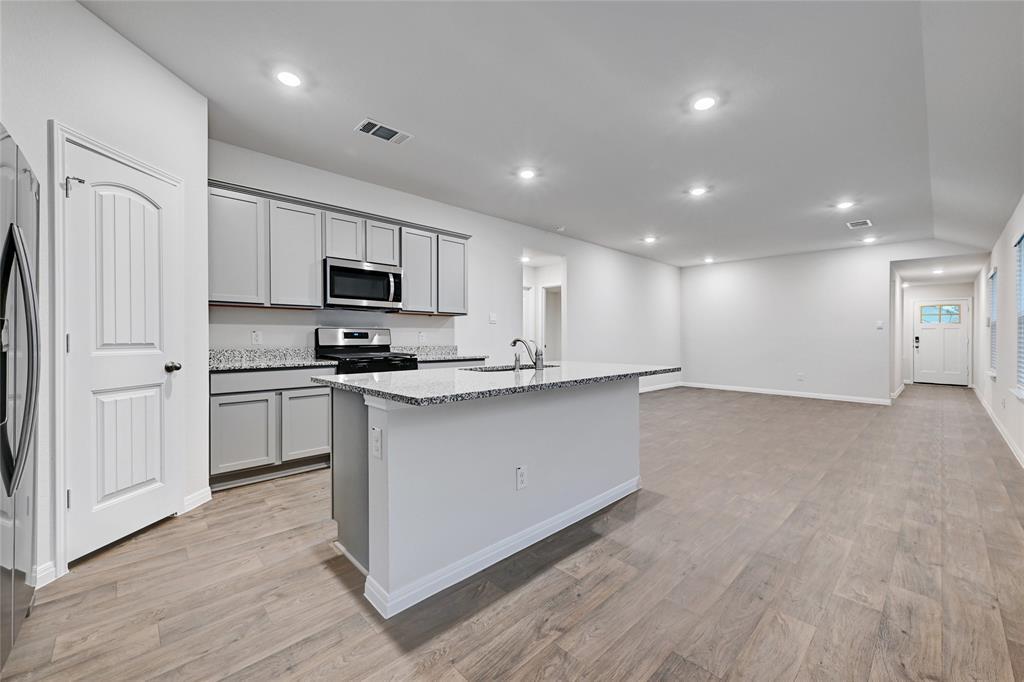 295 Evergreen Sumac LOOP